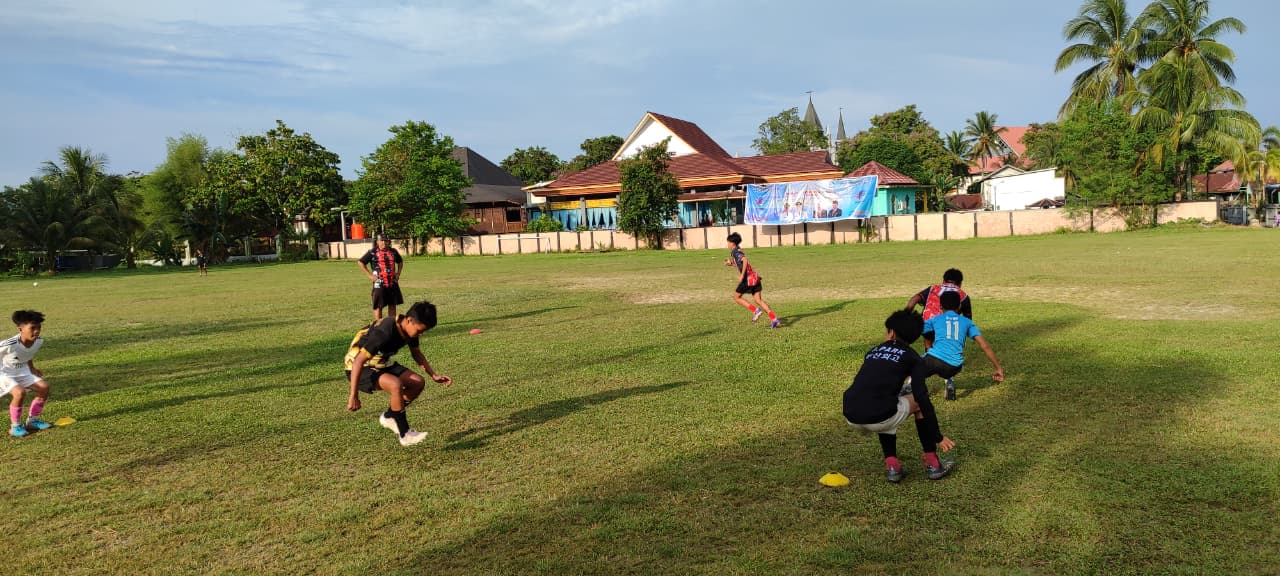 OLAH RAGA SEPAK BOLA